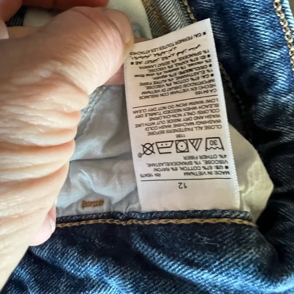 Old navy curvy jeans - Picture 3 of 3